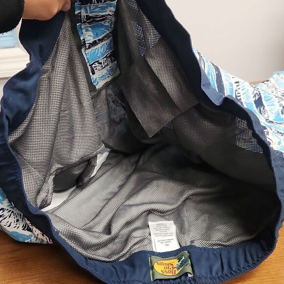 NWT Bass Pro Shops XL blue and palm leaf swim trunks. - Picture 7 of 7